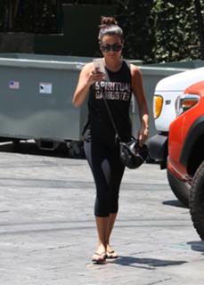Lea Michele feet photo thumbnail
