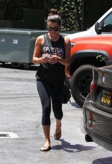 Lea Michele feet photo thumbnail