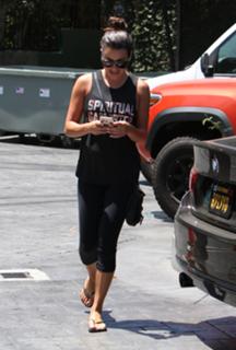 Lea Michele feet photo thumbnail