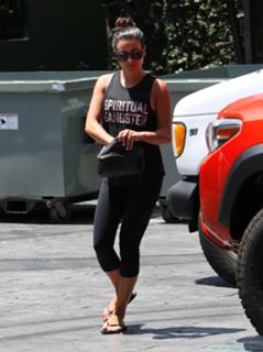Lea Michele feet photo thumbnail