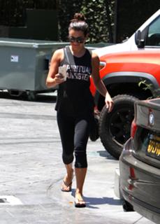 Lea Michele feet photo thumbnail