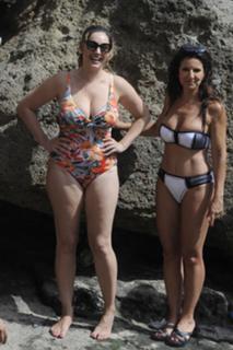 Kelly Brook feet photo thumbnail
