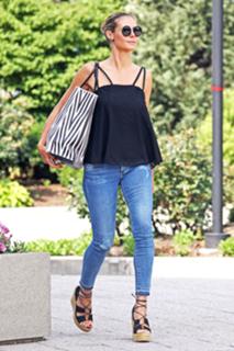 Heidi Klum feet photo thumbnail