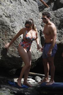 Kelly Brook feet photo thumbnail