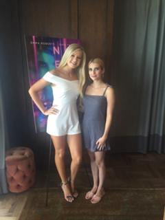 Emma Roberts feet photo thumbnail