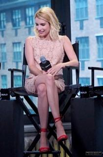 Emma Roberts feet photo thumbnail