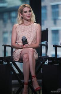 Emma Roberts feet photo thumbnail