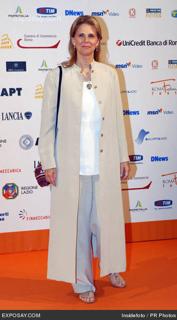 Lindsay Wagner feet photo 1