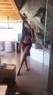 Valentina Vignali feet photo thumbnail