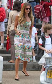 Elle Macpherson feet photo thumbnail