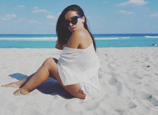 Anitta feet photo thumbnail