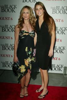 Nikki Reed feet photo thumbnail
