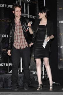 Kristen Stewart feet photo thumbnail