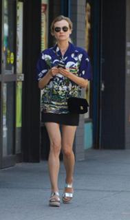 Diane Kruger feet photo thumbnail