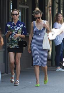Diane Kruger feet photo thumbnail