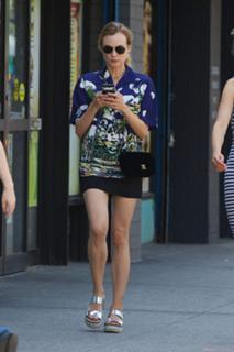 Diane Kruger feet photo thumbnail