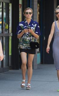 Diane Kruger feet photo thumbnail