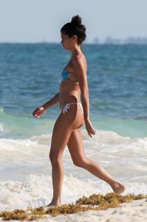 Sara Sampaio feet photo thumbnail