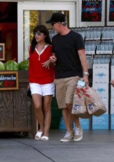 Selma Blair feet photo thumbnail