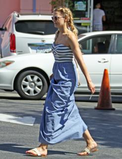 Jennifer Morrison feet photo thumbnail