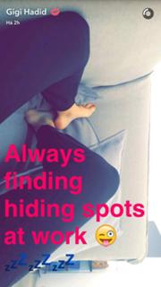 Gigi Hadid feet photo thumbnail