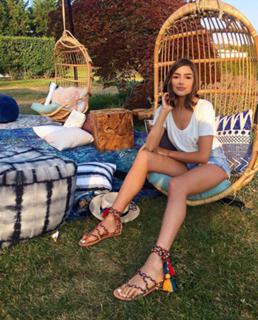 Olivia Culpo feet photo thumbnail