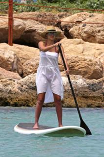 Jessica Alba feet photo thumbnail