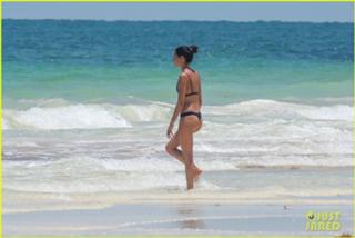 Sara Sampaio feet photo thumbnail