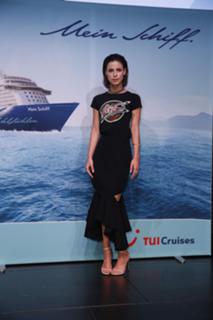 Lena Meyer-Landrut feet photo thumbnail