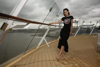 Lena Meyer-Landrut feet photo thumbnail