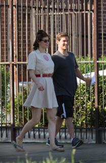 Alexandra Daddario feet photo thumbnail