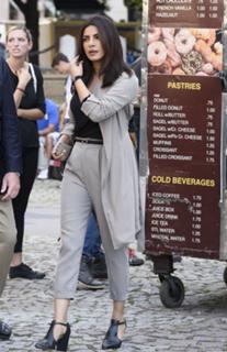 Priyanka Chopra Jonas feet photo thumbnail