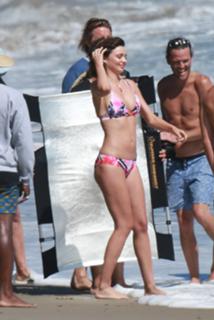 Miranda Kerr feet photo thumbnail