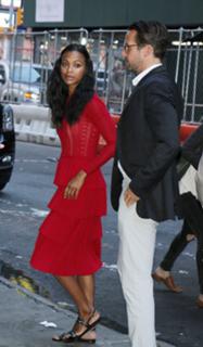 Zoe Saldana feet photo thumbnail