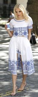 Pixie Lott feet photo thumbnail