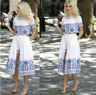 Pixie Lott feet photo thumbnail
