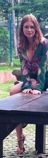 Marina Ruy Barbosa feet photo thumbnail