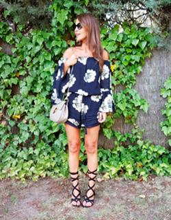 Paula Echevarría feet photo thumbnail