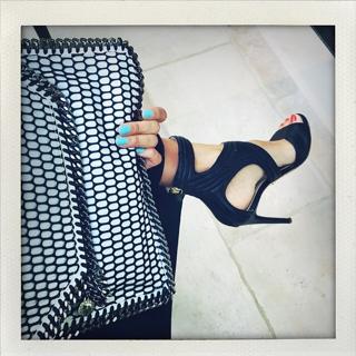 Brooke Burke feet photo thumbnail