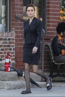 Brie Larson feet photo thumbnail