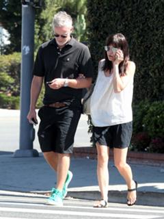 Selma Blair feet photo thumbnail