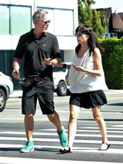 Selma Blair feet photo thumbnail