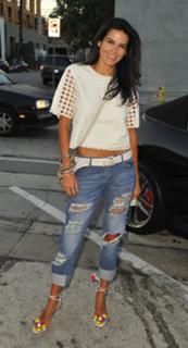Angie Harmon feet photo thumbnail