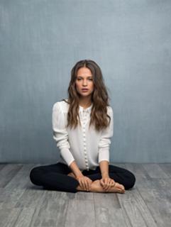 Alicia Vikander feet photo thumbnail