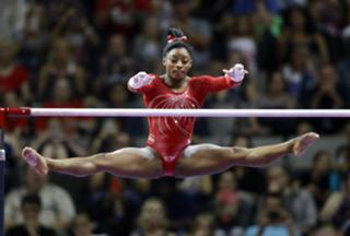 Simone Biles feet photo thumbnail