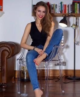 Xenia Tchoumitcheva feet photo thumbnail
