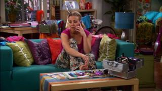 Kaley Cuoco feet photo thumbnail