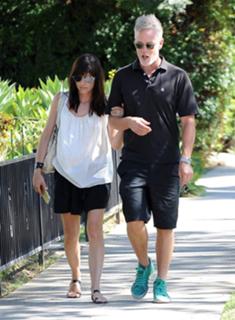 Selma Blair feet photo thumbnail