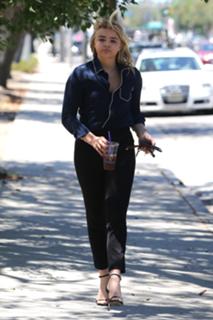 Chloë Grace Moretz feet photo thumbnail