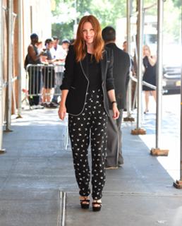 Julianne Moore feet photo thumbnail